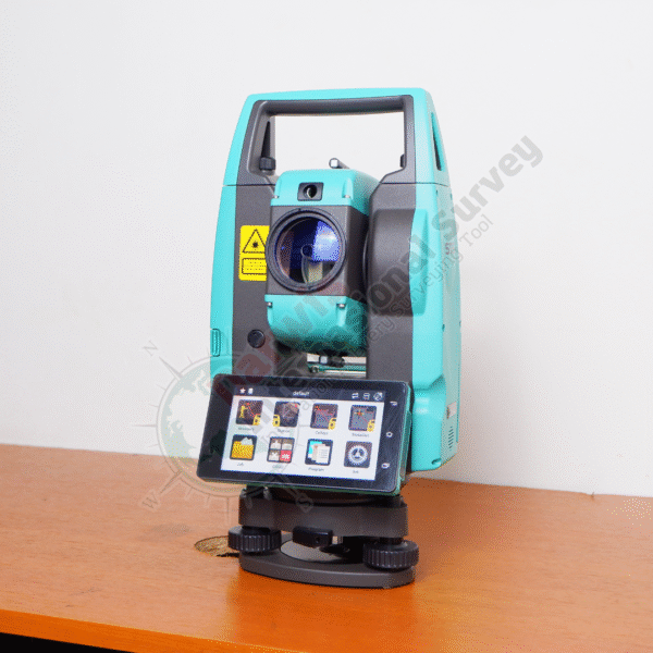 Total Station STEC AXIS 9L is equipped with a 5.0-inch high-resolution touchscreen